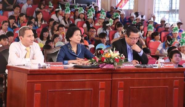 Ban giám khảo cuộc thi Sáng tạo Việt (từ trái qua): Tiến sĩ kinh tế Vương Quân Hoàng, Giám đốc Trung tâm nghiên cứu và hỗ trợ doanh nghiệp BSA Vũ Kim Hạnh, doanh nhân Nguyễn Tuấn Quỳnh.